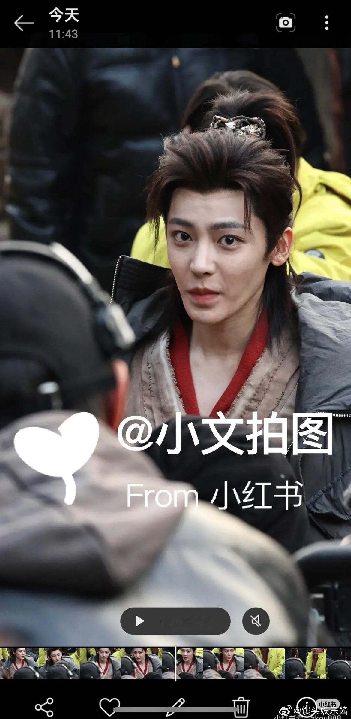 侯明昊的脸怎么歪了，网友说他只能活在短剧级厚滤镜里，一到线下各种站台路拍就没法看