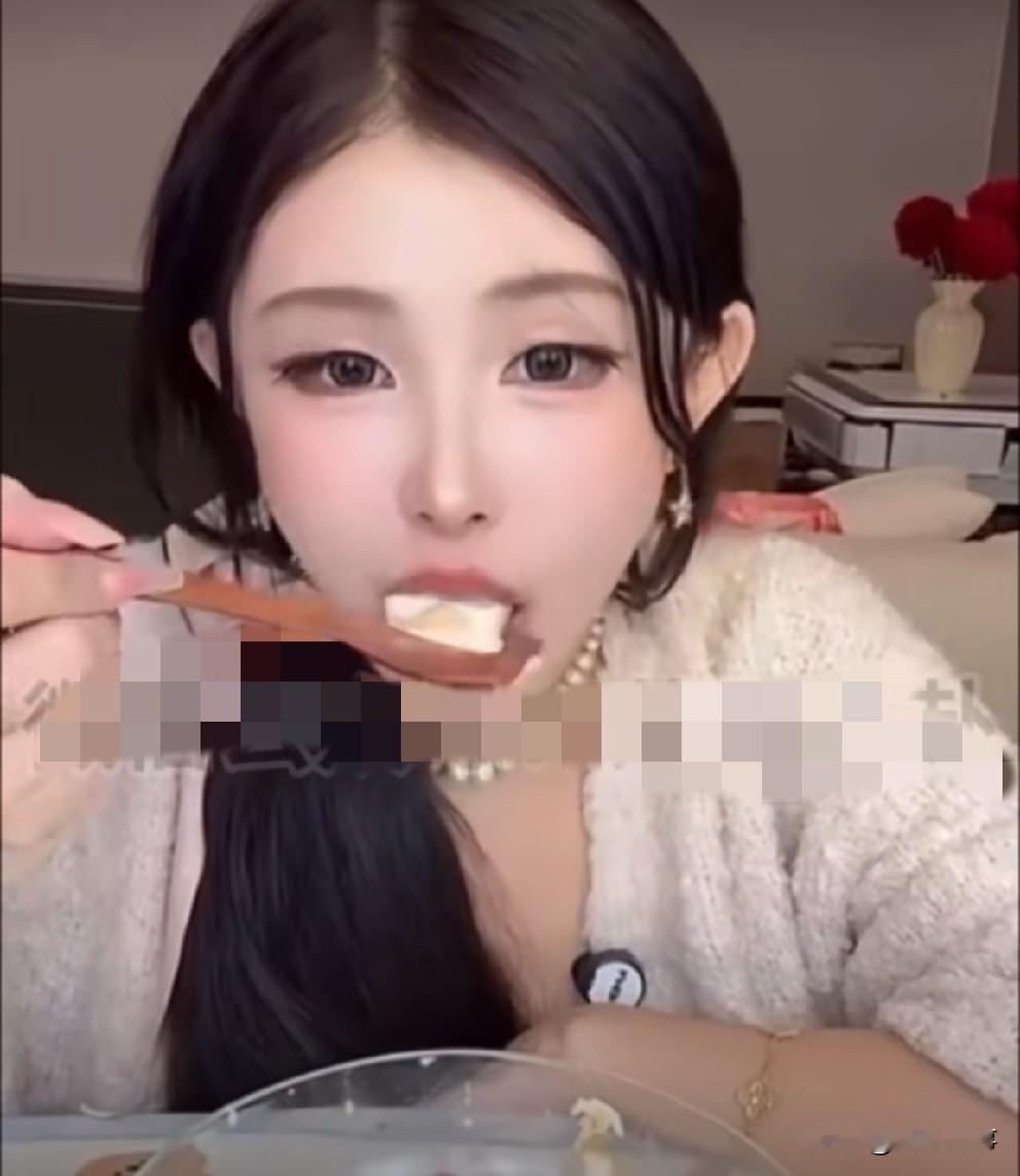 猫妹妹与亲妈疏远切断联系，未来不考虑结婚。

            猫妹妹表示
