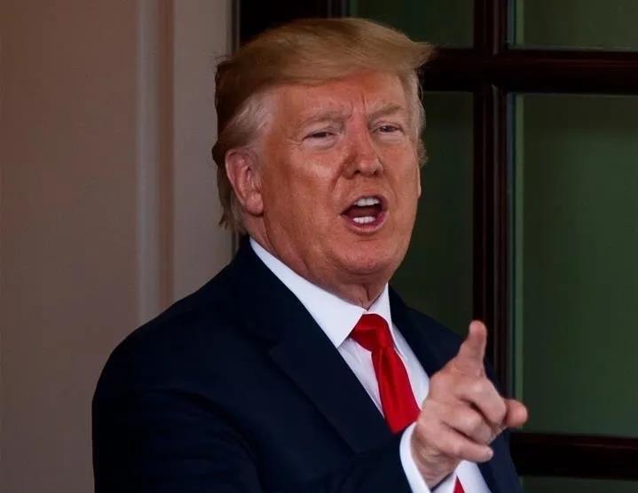 既然北约是“一具纸老虎”，既然北约是“懦夫”，那么，特朗普，他应该再玩一把他擅长