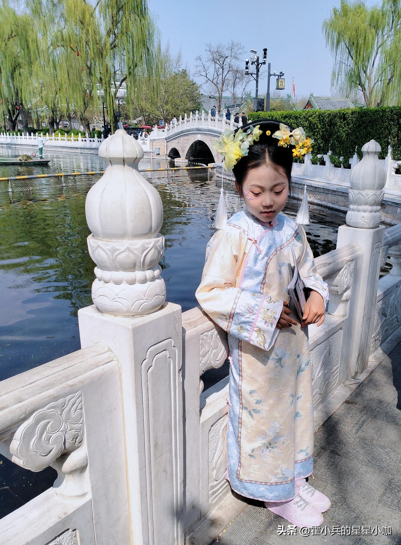 一路山色，随手拍一张风景照