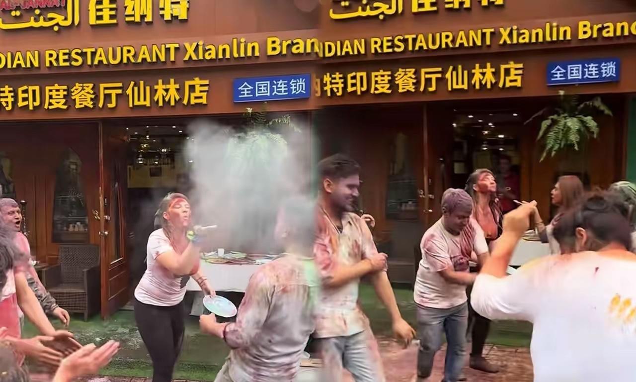 南京这事干得太解气了，必须点赞！6月12日，南京仙林街头简直乱了套。一群长住中国