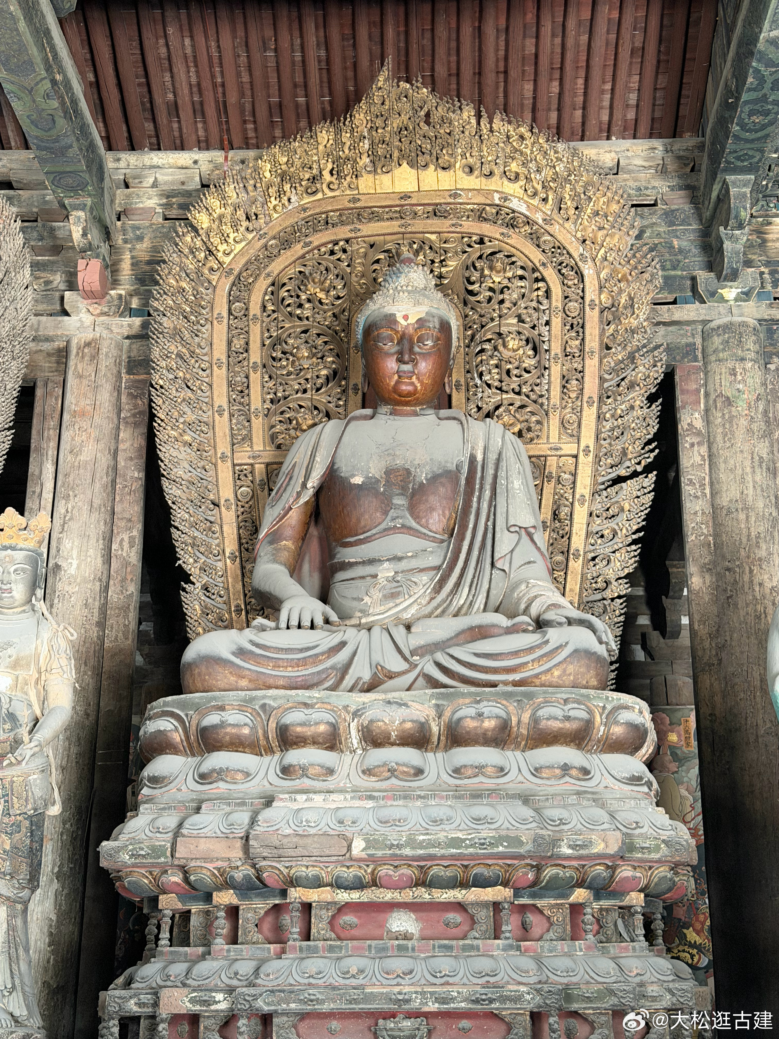 善化寺大雄宝殿，八大辽构之一。殿内佛坛上五方佛庄严殊胜。 