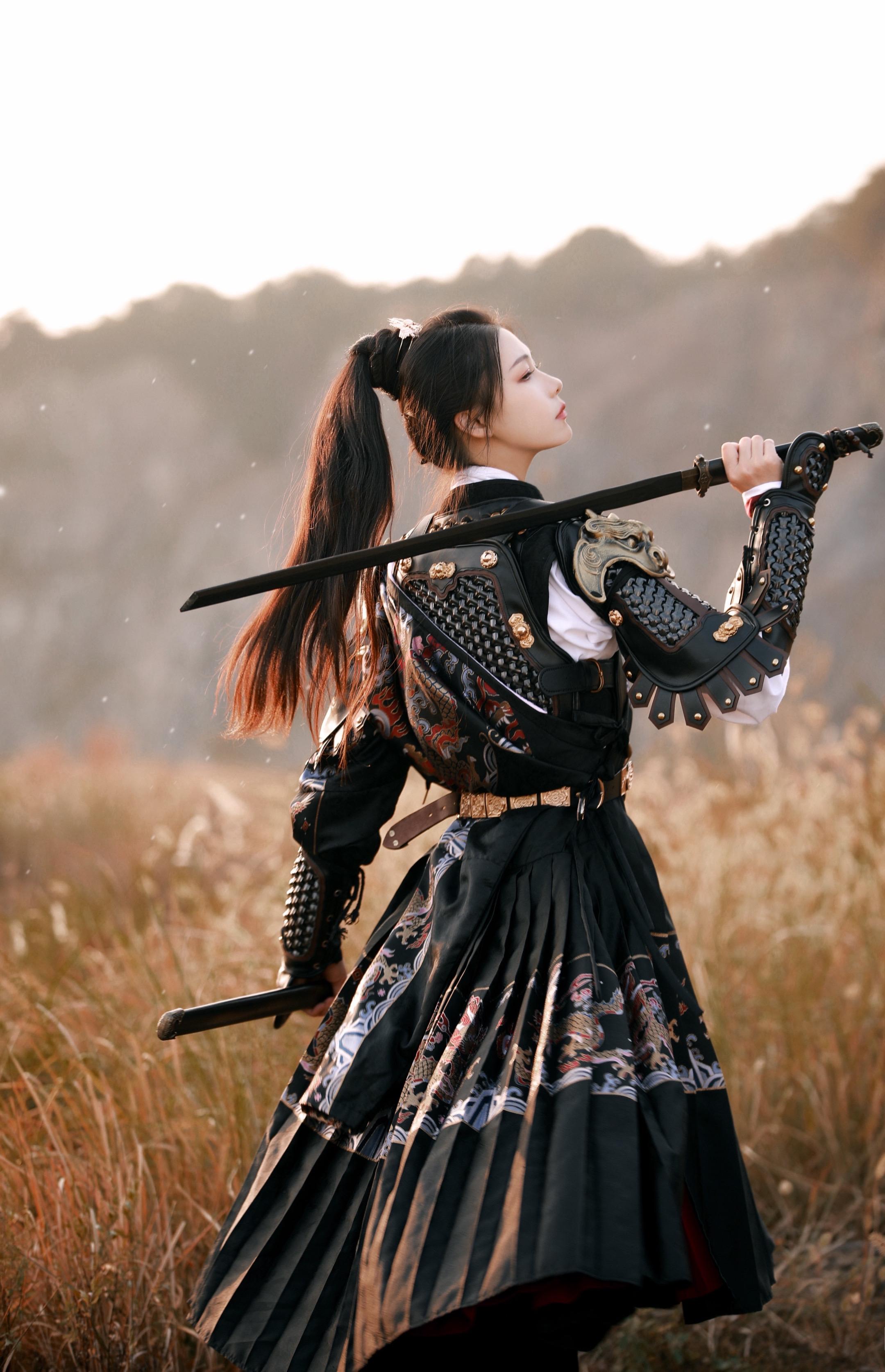 战场之上 你应称我为将军。