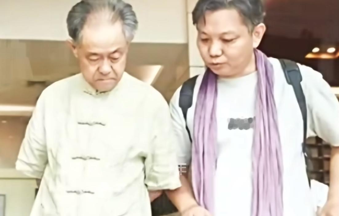 南博的这位前任院长徐湖平真厉害，

退伍出身，被分配到印刷厂担任技术工人，

却