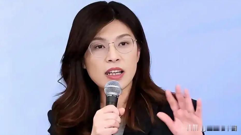 郑丽文抵沪希望这次是真的
 
国民党主席郑丽文带着团到了上海，按理说这是两岸交流