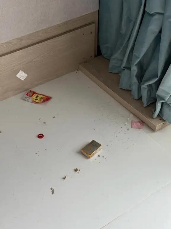 果然还是男人更懂男人。

我问老公，酒店床底那些避孕套到底是谁留下的，他连想都没