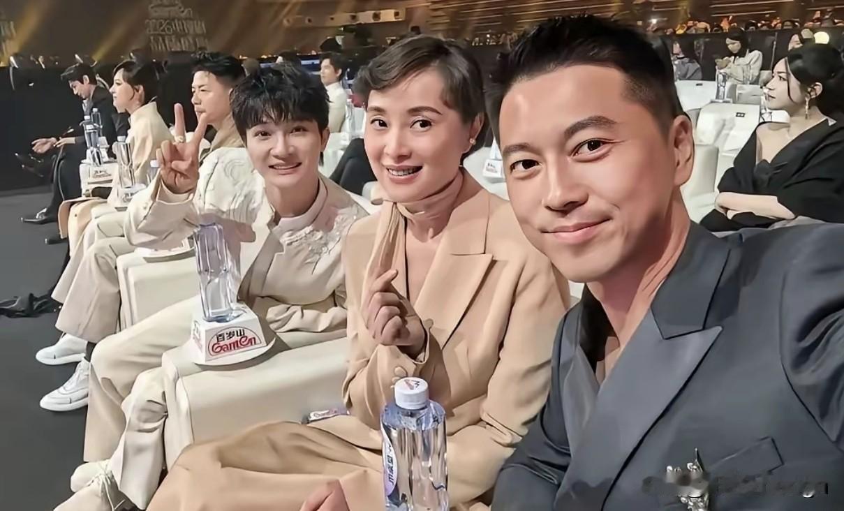 这三位都是演艺圈里实打实的实力派。

两个好演员，一个好歌手。

王雷演戏自带生