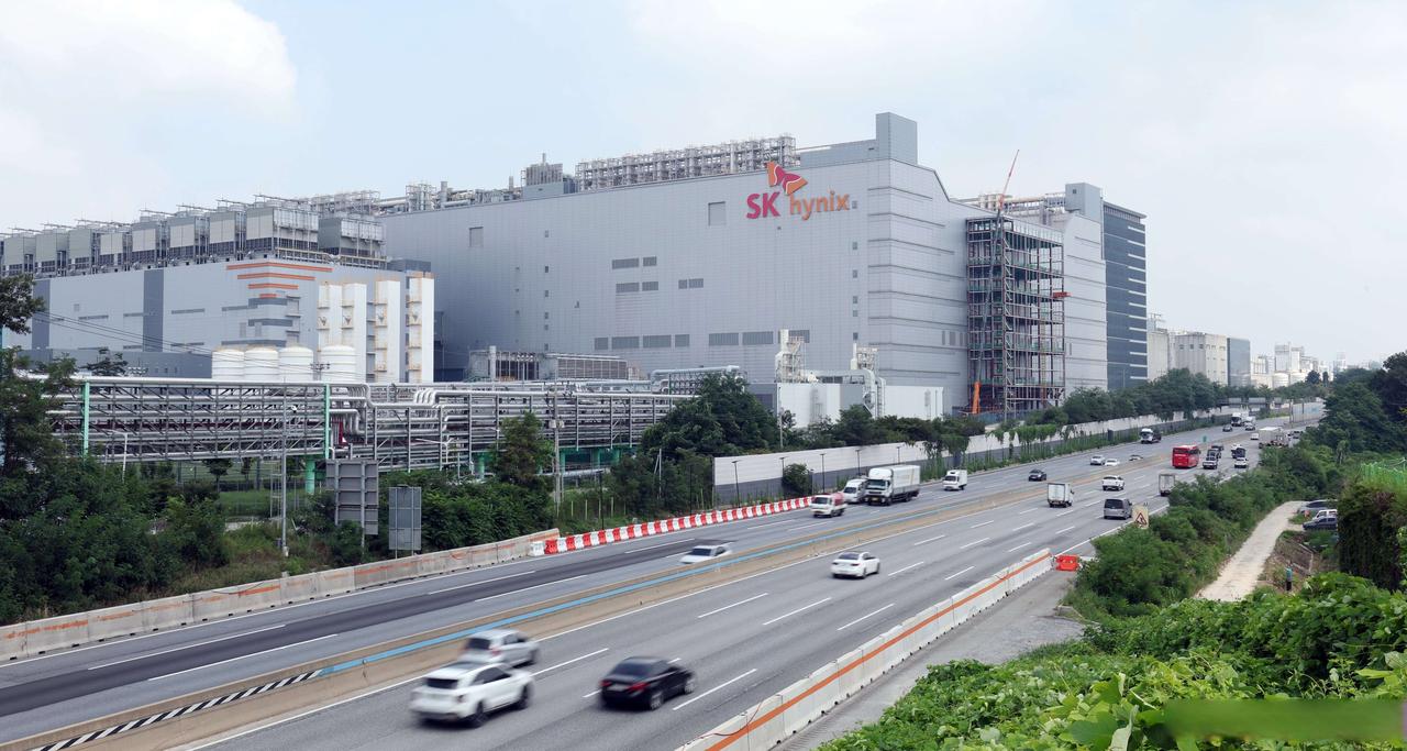 SK海力士HBM4份额被三星追近出货与良率成关键
IT时代网10月21日消息，在