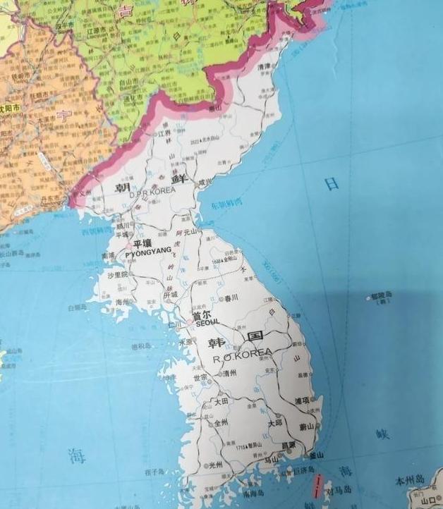 二战结束，朝鲜半岛一分为二，现在朝鲜人口2600余万，韩国5200多万，按照唯物