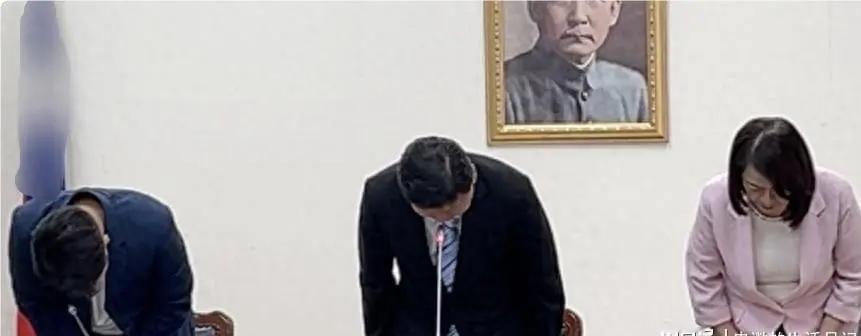 傅崐萁道歉了，还是公开90度鞠躬5秒钟。

国民党还是一个样，根本不是民进党的对