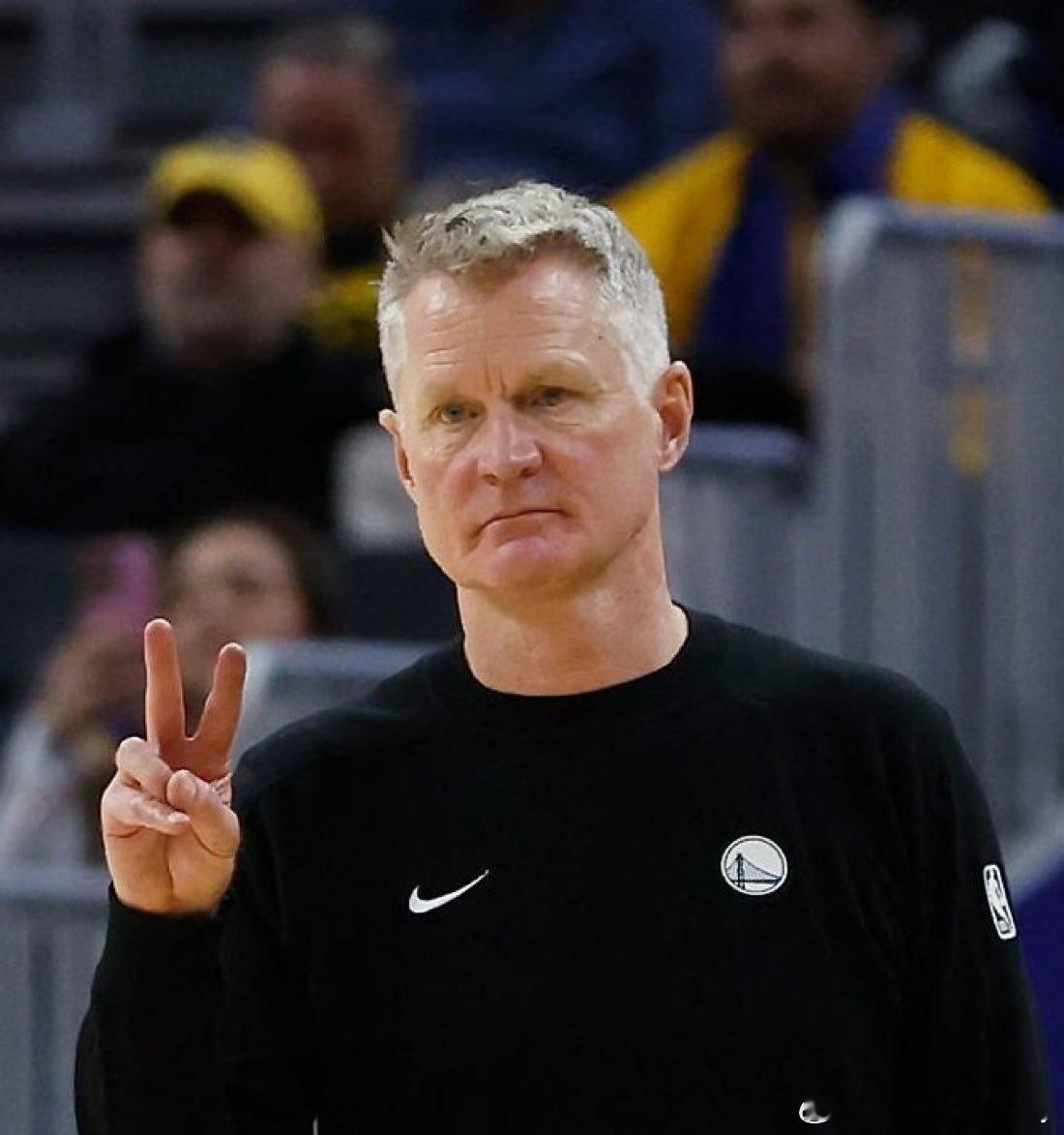 ESPN 的高层管理人员一直在积极游说科尔，试图说服他重返NBA转播领域。👀 