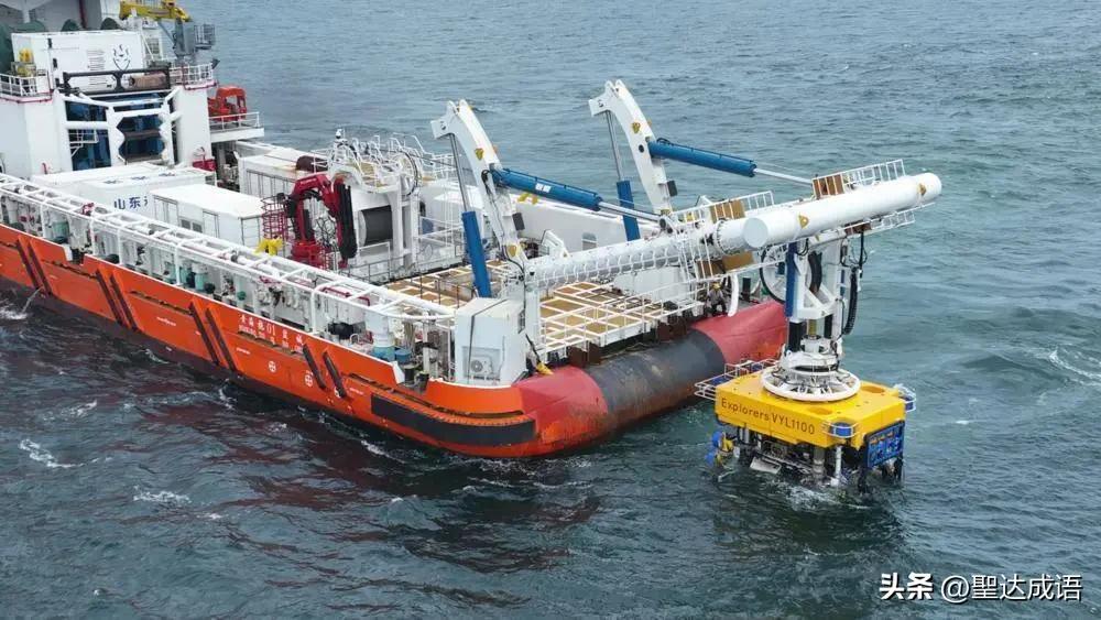 深海管道抢修，       堪比海底外科手术

     海底管道一旦断裂抢修难