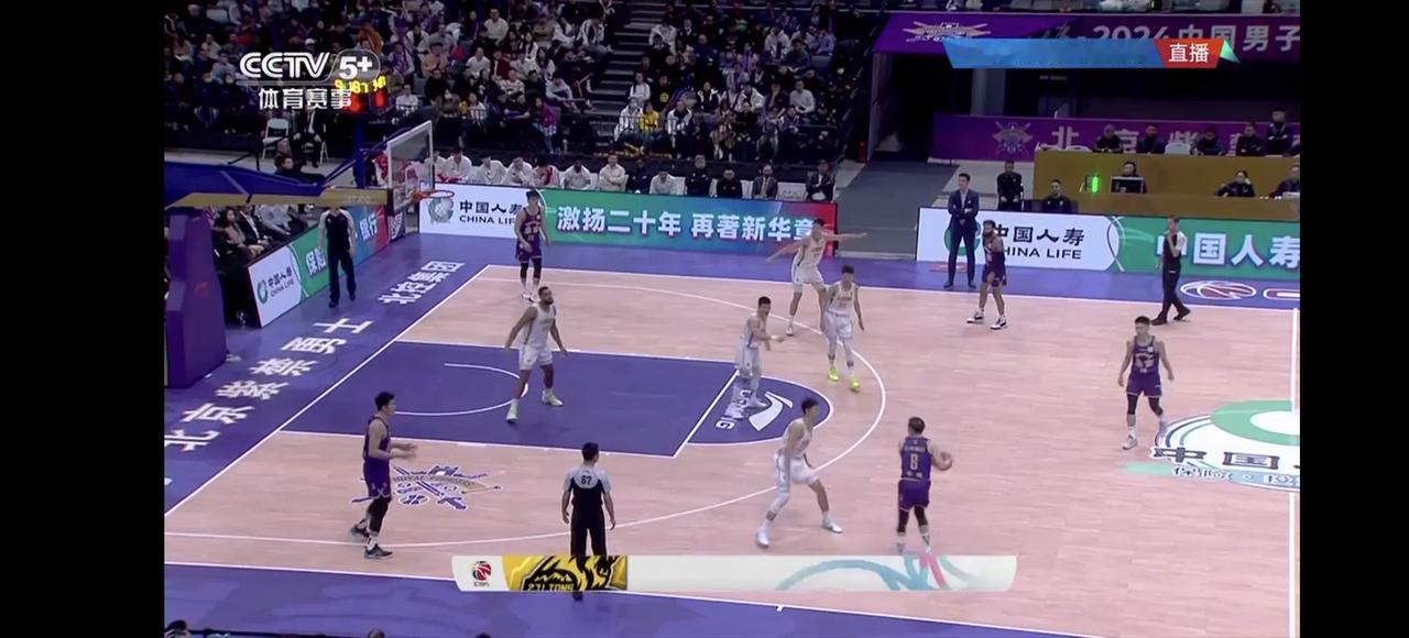 北控98：72浙江东阳光，离四节比赛结束还有9分多钟，这是赛前大家都不敢想象的比
