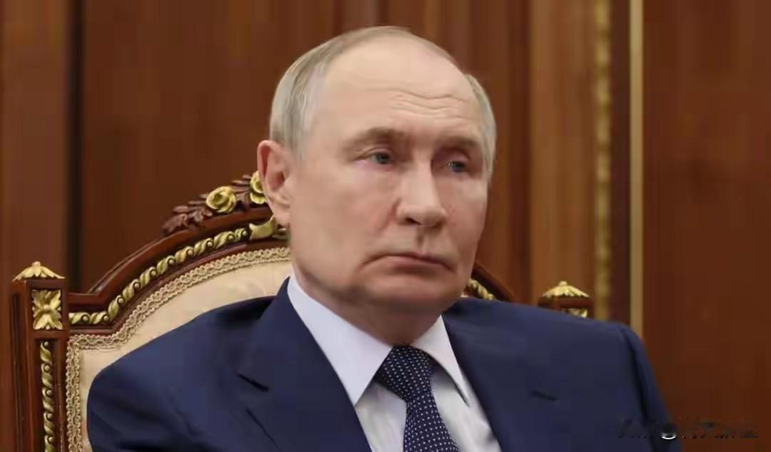 美国最终将在事实上承认克里米亚归属俄罗斯，承认乌东四洲俄控区为俄罗斯实控领土。这