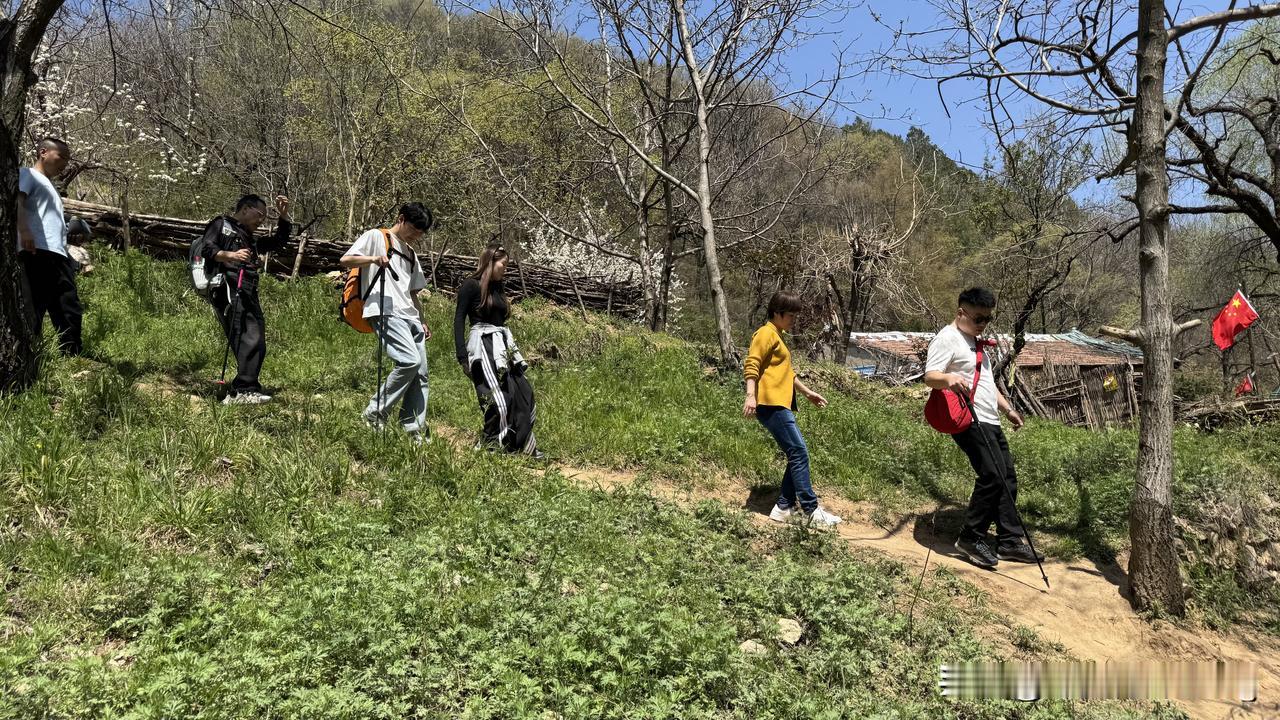 现在出门看到好的风景大家都会拿起手机拍下来，不是为了炫耀什么，只是为了记录生活，