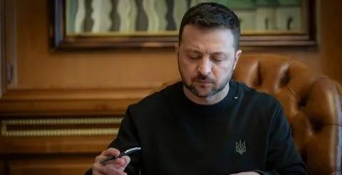 泽连斯基在立陶宛透了个底——乌克兰、美国和俄罗斯在阿布扎比坐下来谈了，还是三边形