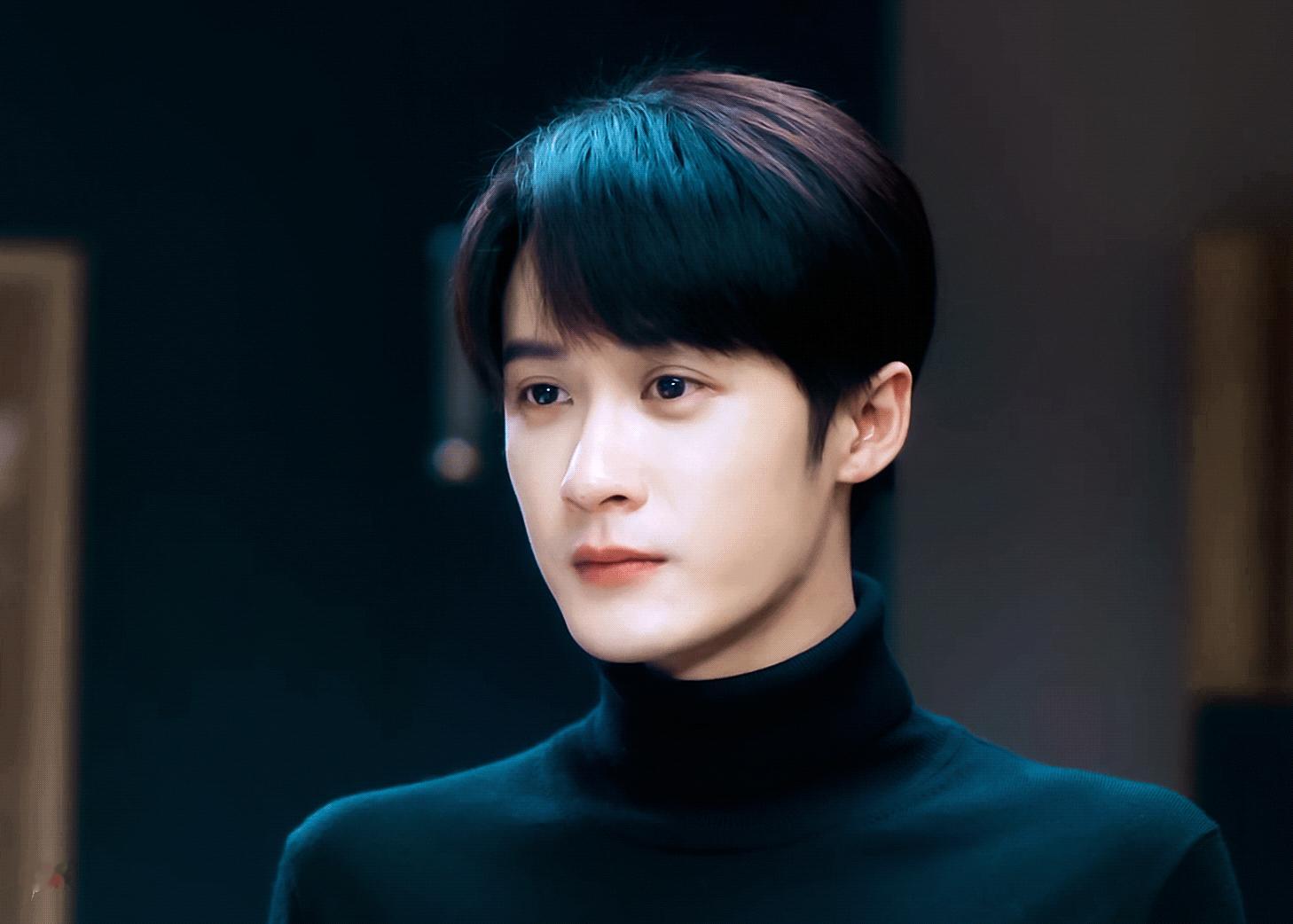 黑色高领毛衣真的是最性感的衣服… 