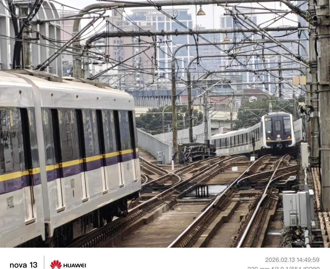 Shanghai  改造中的宝山路地铁站
	
2026Sisyaophus ™