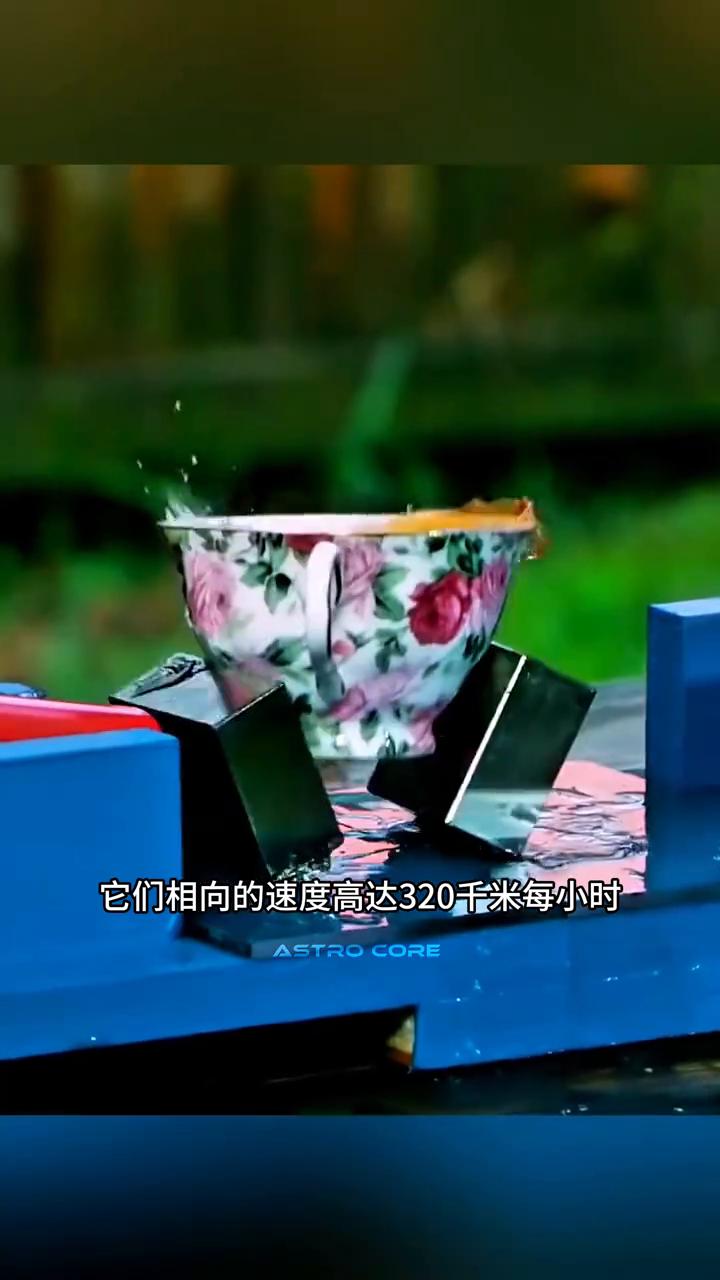 你现在看到的是世界上目前人类已知的最强磁铁，这种磁铁也被称为钕磁铁。它的磁力究竟