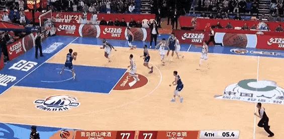 再回看一下大莫这个盖帽…太关键了…这本是一个绝杀球青岛男篮vs辽宁男篮