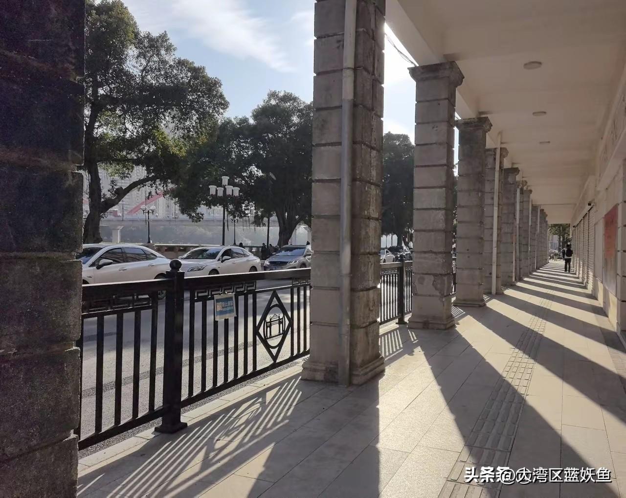 2026年的广州依旧常年高温多雨，本地人偏爱骑楼不是单纯怀旧，是这种建筑设计完美