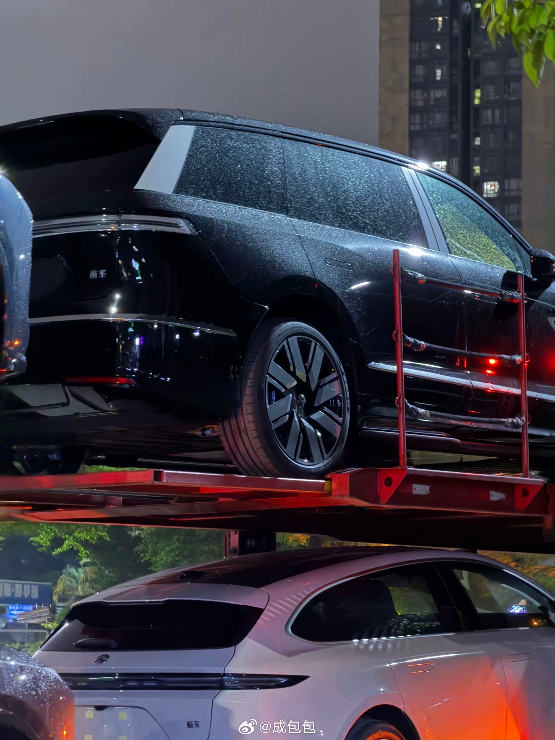 这是大批展车要到店的节奏啊9号就是ES9的技术发布会了新能源汽车﻿蔚来