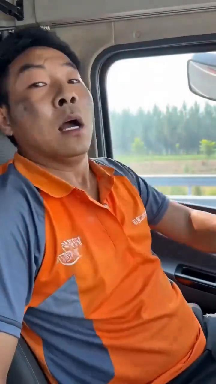 我这么拼命救人，请大家给我一点鼓励。