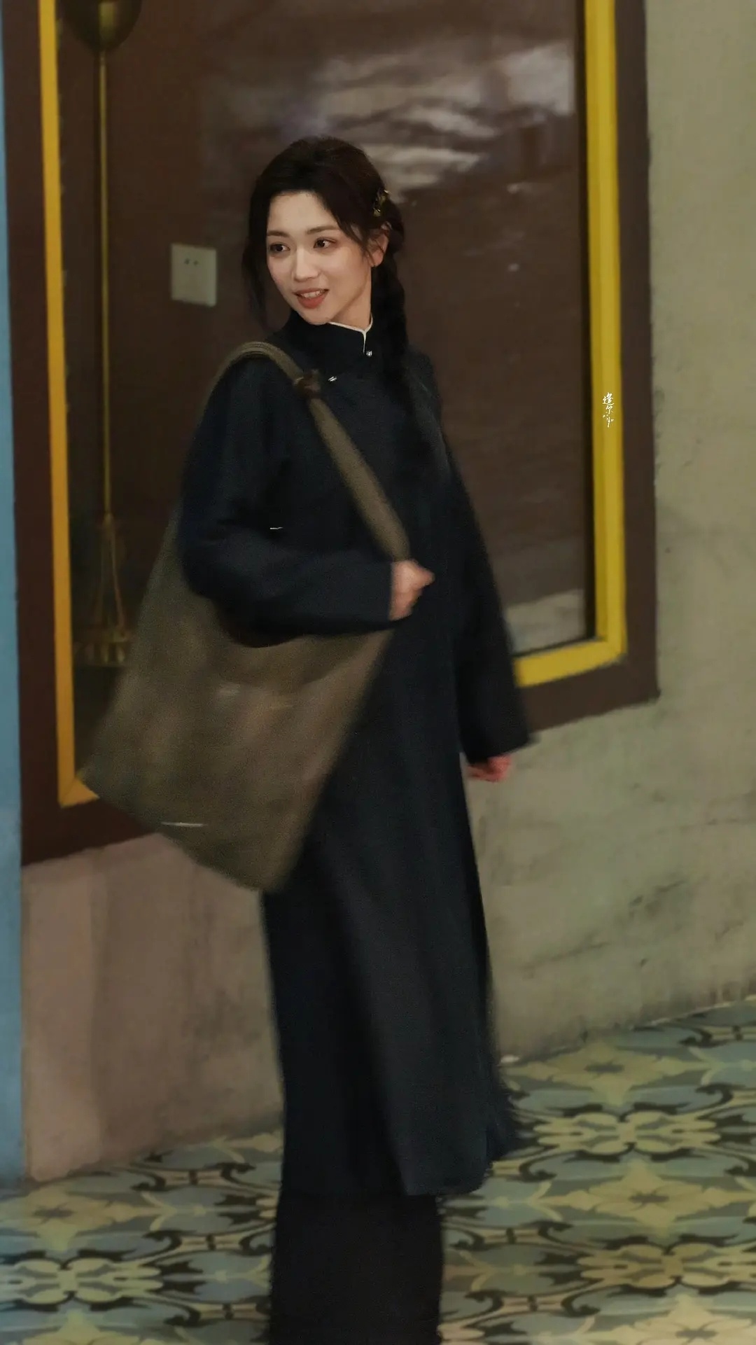 代露娃跟唐诗逸的3集双女主剧梦画录落魄画家👩🏻🎨x银行精英娃的造型很有味道