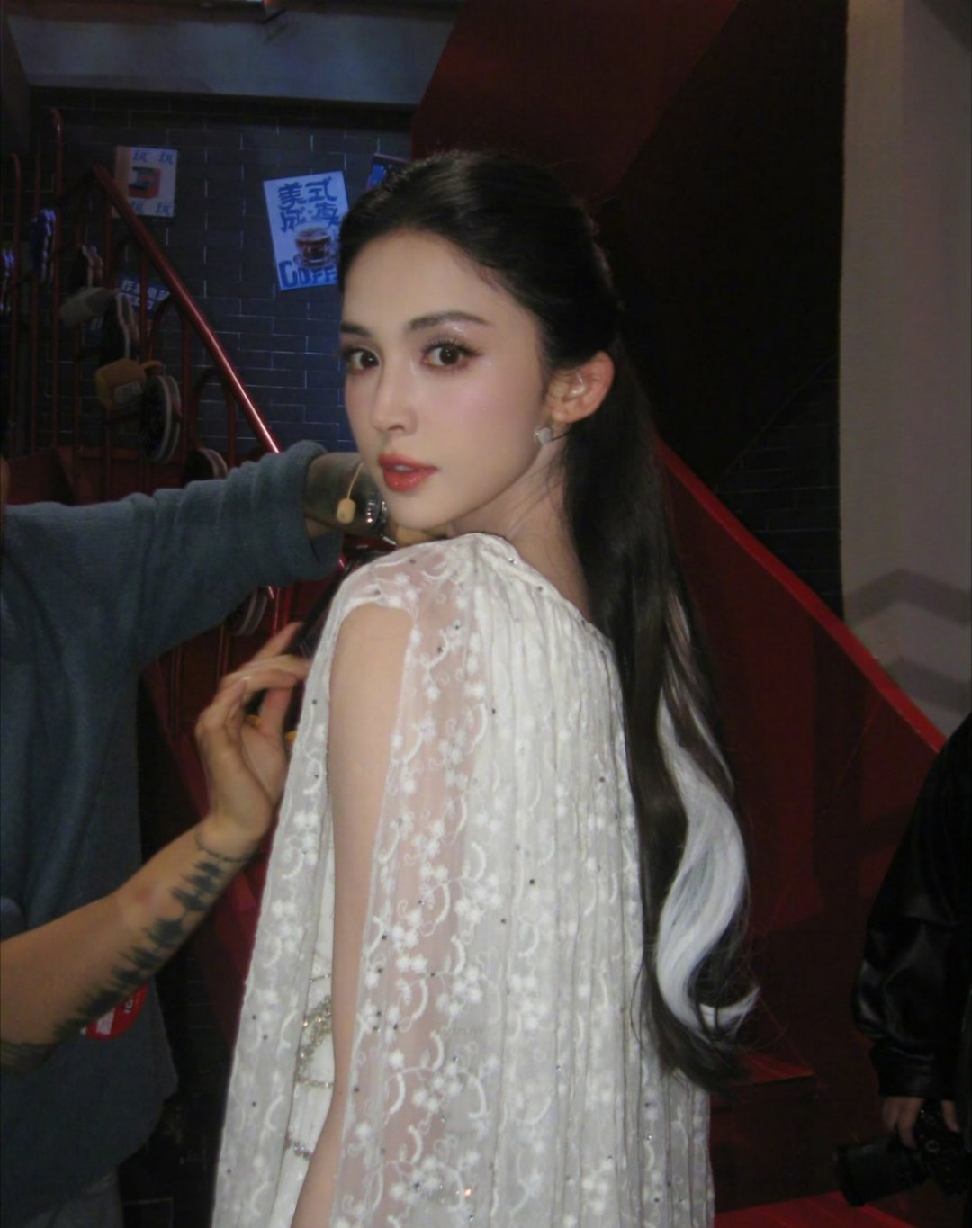 注意保暖多多吃饭 古力娜扎才是永远的白月光小雪 坐等小雪今晚开场