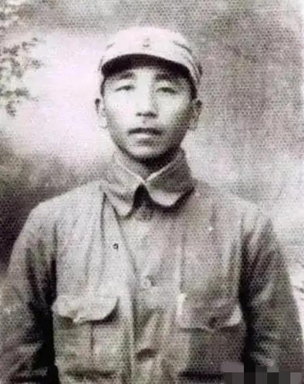 1938年，秦基伟亲率大刀队，一夜之间连杀100多名汉奸，事后更是直接表示：“凡
