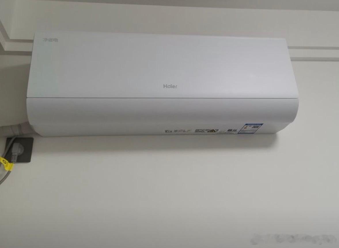 厨房装空调还是装冷烟机厨房夏天真的太难熬了，尤其是爆炒、煲汤、蒸东西的时候，客厅