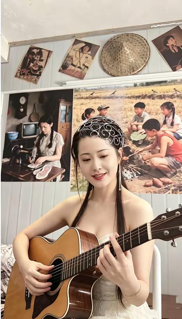 暗香，好听
初听还是少女，
再听已是毒妇！

初听还是少女，
再听已是毒妇！
