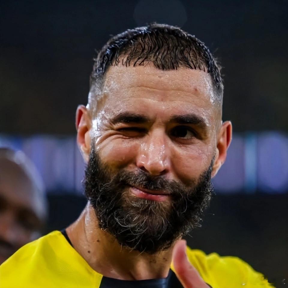 本泽马加盟利雅得新月首访要点（2026.2.3）• 心情与融入：“我感觉很棒，特