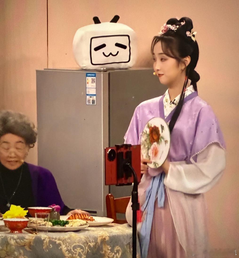 今年的春晚含华量是真高啊！  