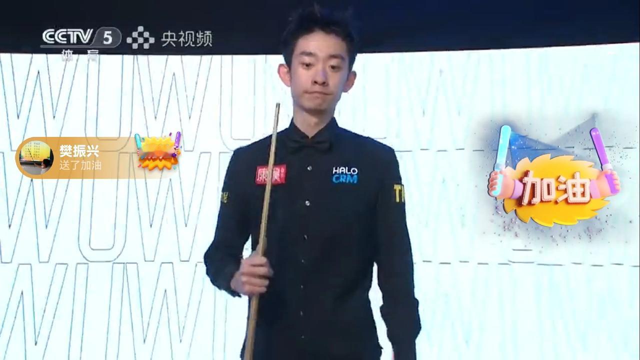 13-11，吴宜泽总算拿下磨王塞尔比，看得人是心惊肉跳！吴宜泽12-9率先拿到三