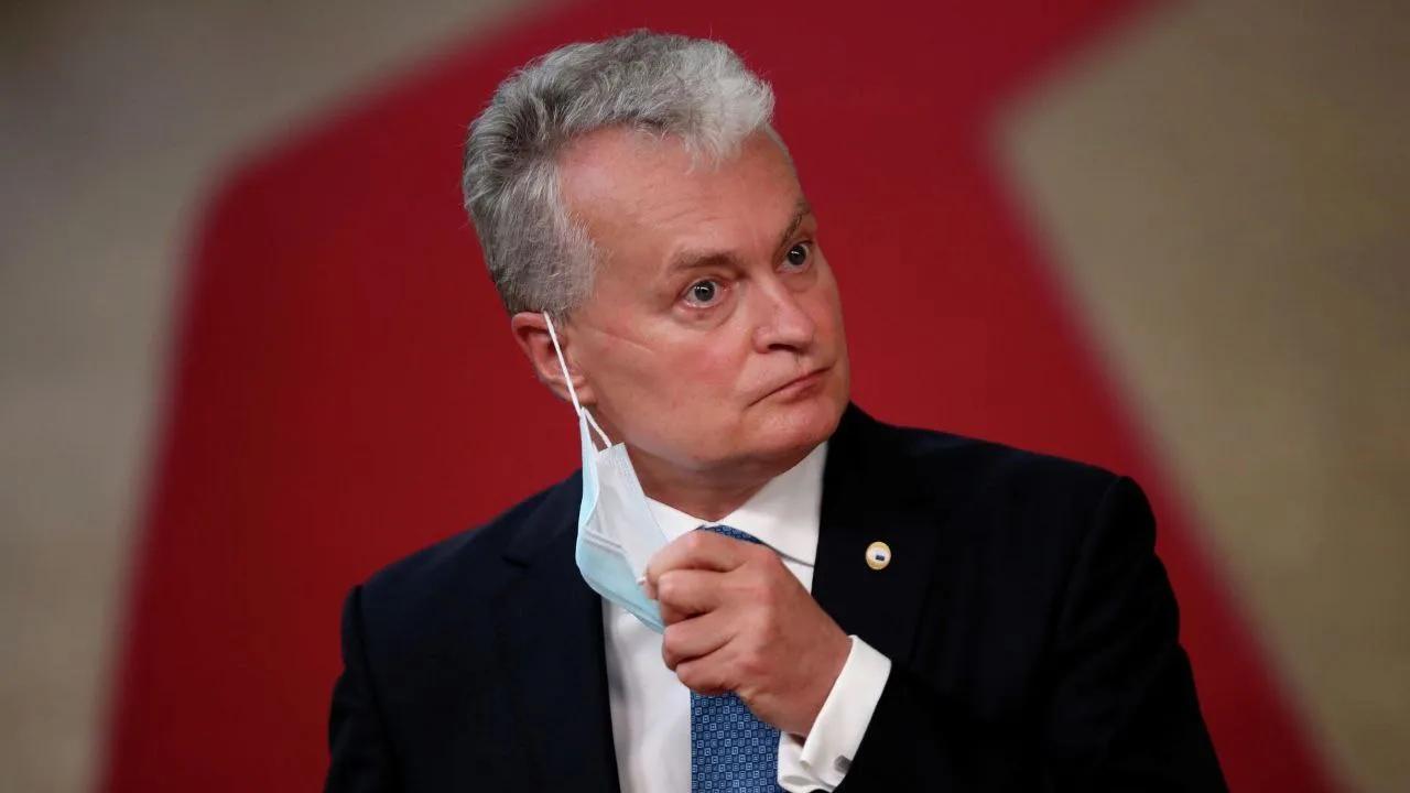 “我们厌倦了你的红线，普京。我们不怕你!”

立陶宛总统吉塔纳斯・瑙塞达宣称“不