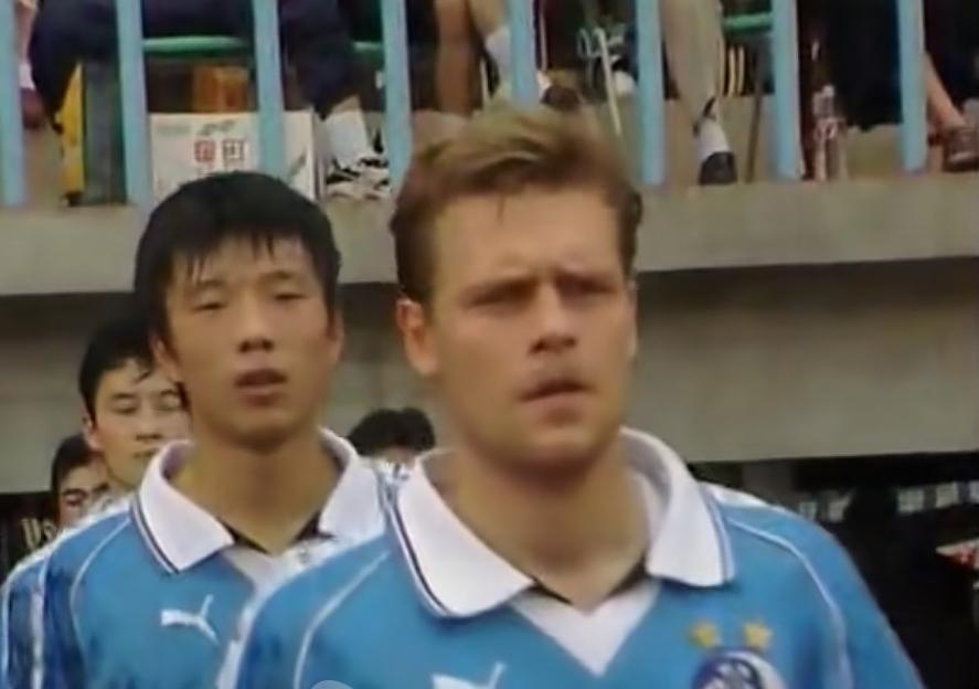 甲A传奇外援尼克拉斯·奈伦，首位世界杯大名单国脚登陆中国顶级联赛
 
老甲A球迷