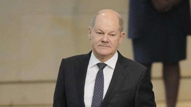 英国《金融时报》：朔尔茨应对德国危机的体系因撤出600亿欧元而崩溃


由德国总