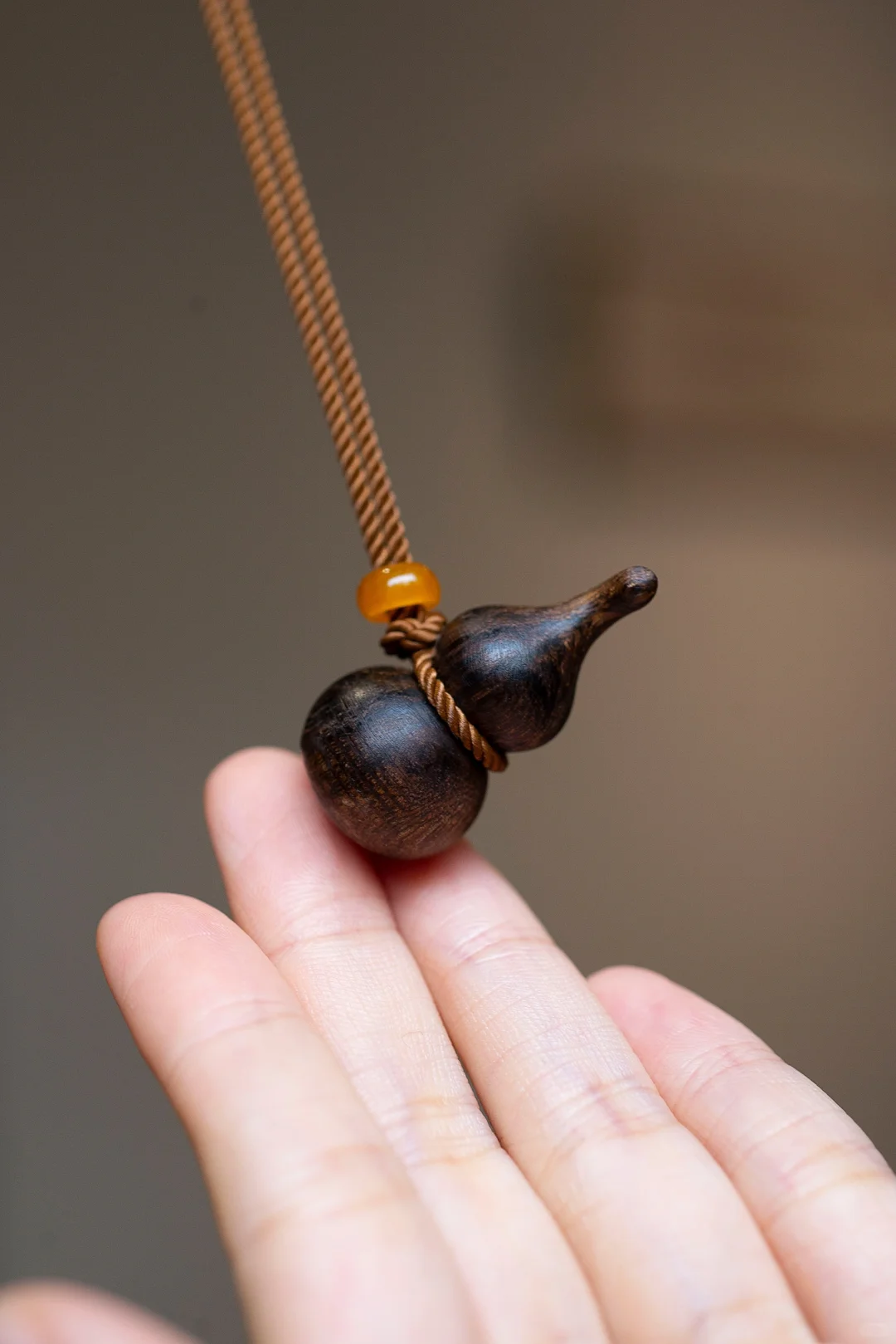 奶奶说，戴沉香葫芦，运气真的会变好。