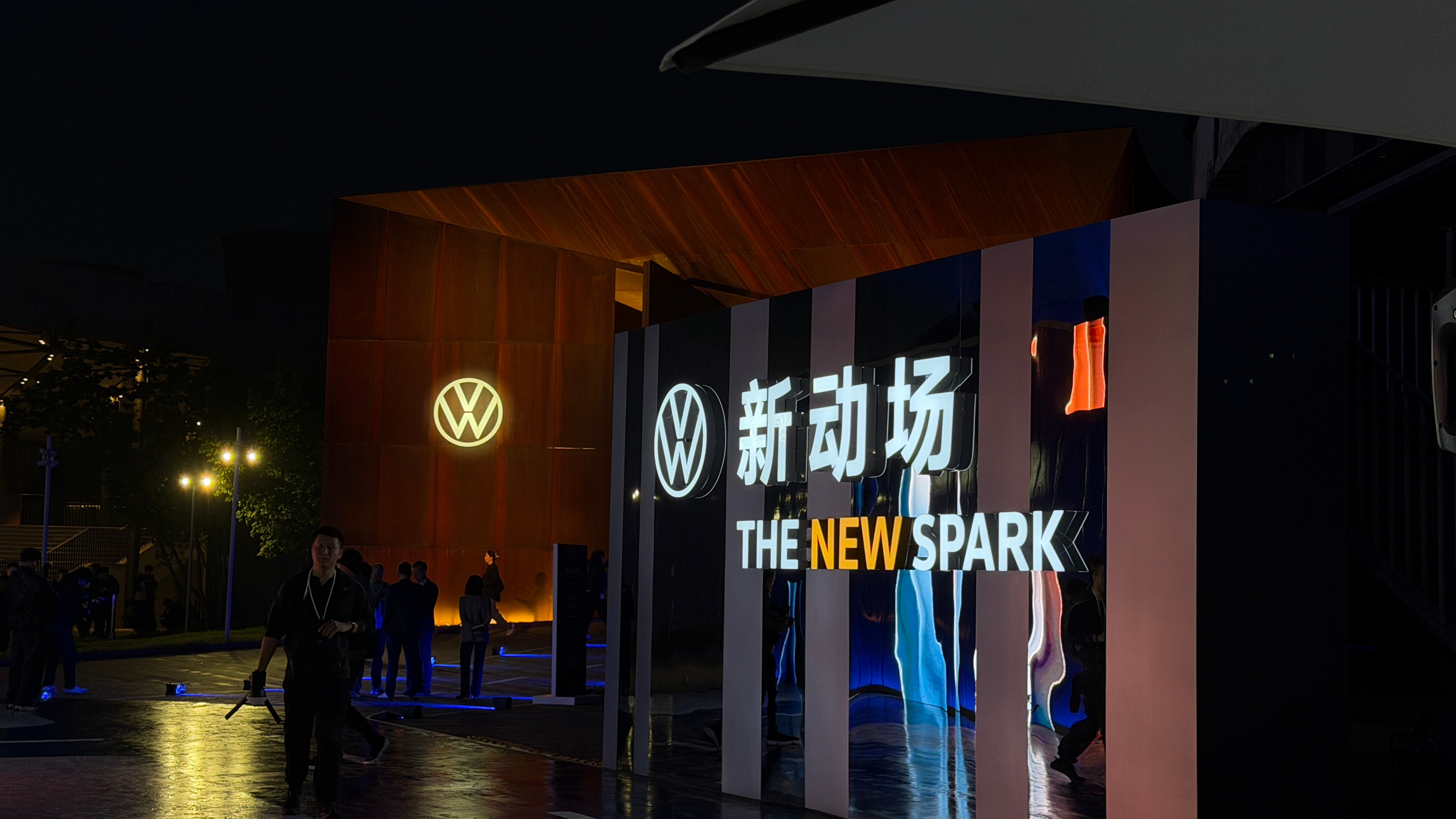 又见到ID. ERA 9X了～用光代替所有镀铬好看