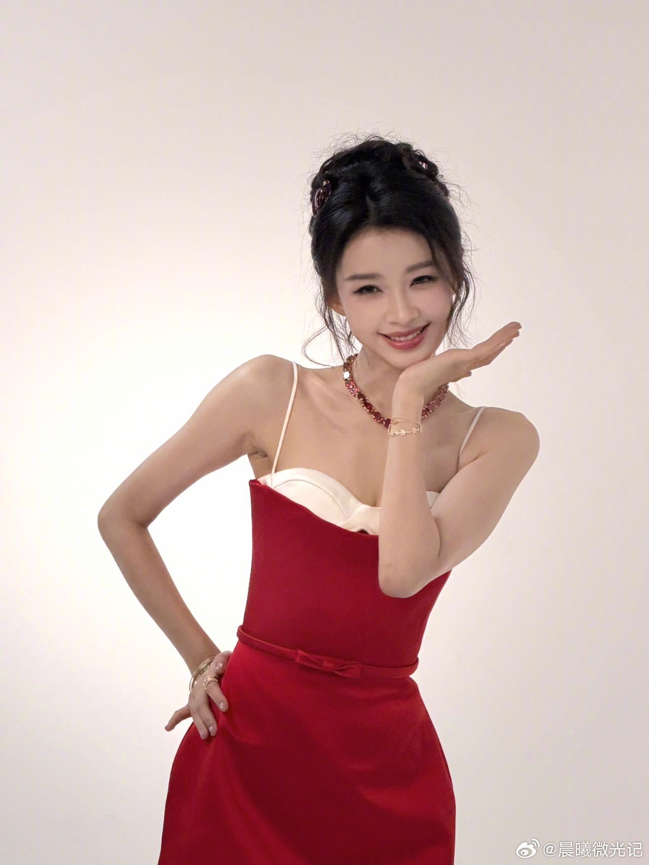 孙怡高情商乘风2026性格清爽又通透！高情商 + 真性情，和谁都处得来，乘风里最