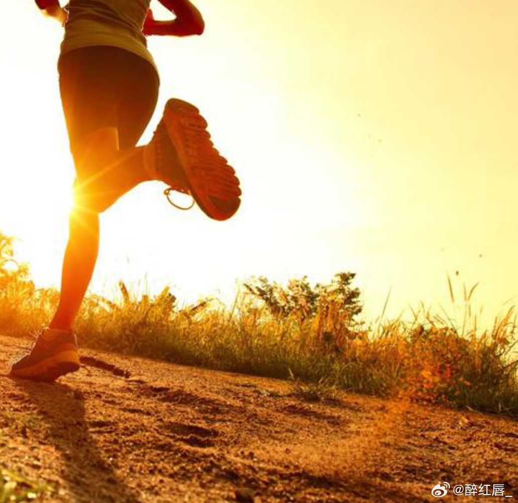 跑步果然是回报率最高的运动 谁懂啊！跑步真的是零门槛高回报的运动！不用花大钱，坚