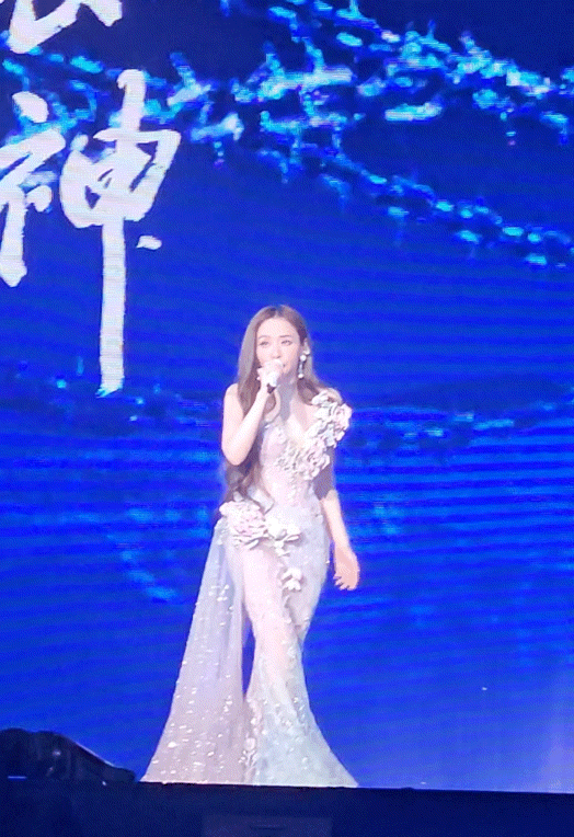 张靓颖演唱会首唱野心家张靓颖宁波演唱会 宁波的朋友们！张靓颖演唱会现场直接开大，