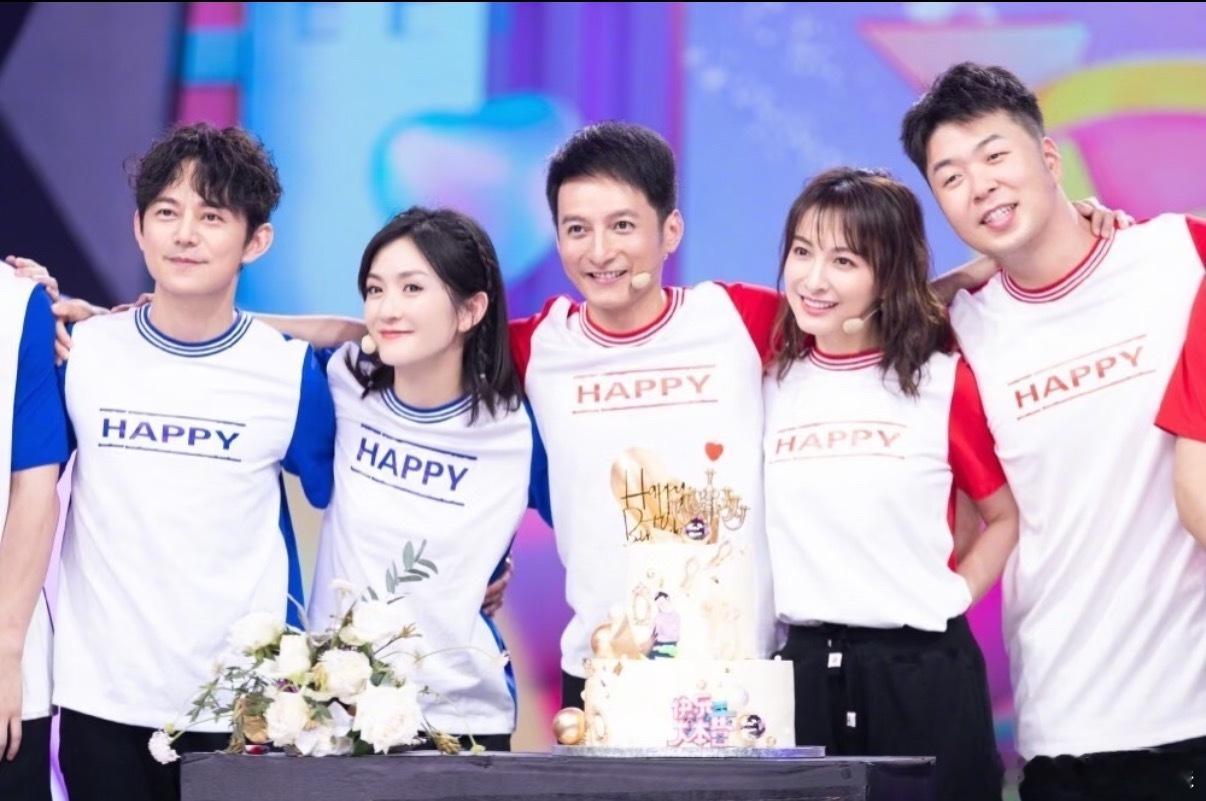 网传快乐家族回归好六管他真的假的，这种消息一律算真的处理，快乐家族赶快合体吧，只