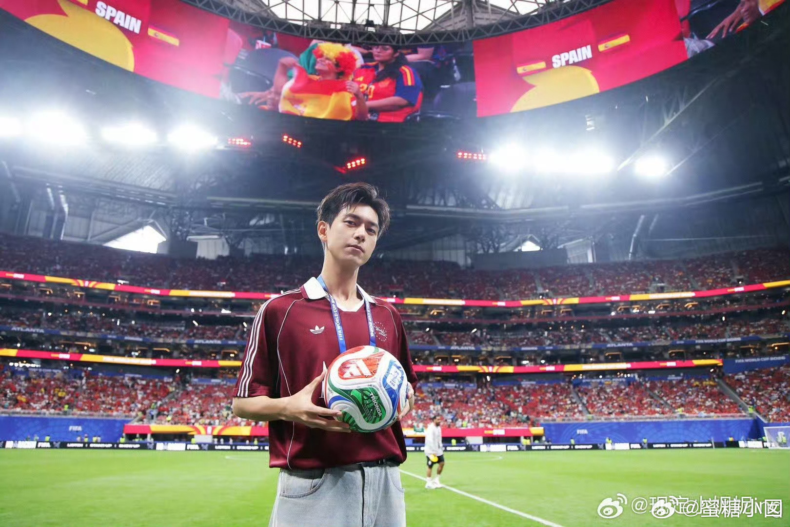 李现李现开球 ⚽️李现为世界杯开球 太优秀啦
