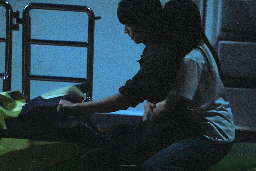 宋威龙新剧哥爹妈夫一体机野狗骨头两个人命运坎坷彼此依靠，在偌大世间只有对方相伴，