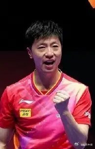 要说男乒第一人，我认为是马龙。马龙那技术全面得没话说，反手拧拉、正手暴冲，各种球