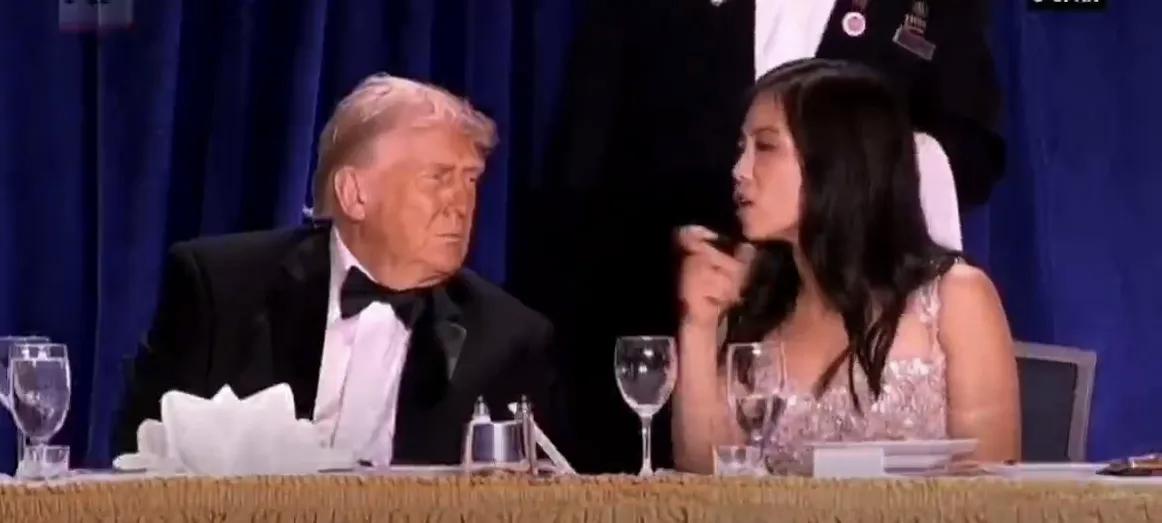 特朗普再次逃过一劫，枪击现场与特朗普高谈阔论的CBS资深白宫记者大出风头。

刚