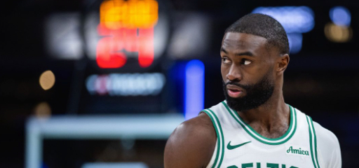 杰伦·布朗嘲讽质疑者，凯尔特人队取得50胜  波士顿凯尔特人队凭借又一个50胜的