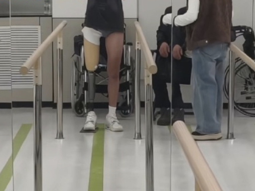 哈尔滨速滑运动员截肢 事件曝光之后，无数网友为之揪心。18 岁少年遭遇飞来横祸，